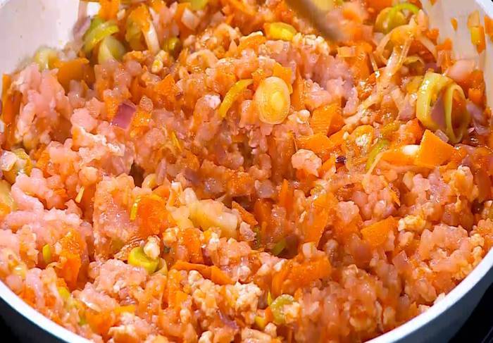 Тосты с индейкой и овощами 