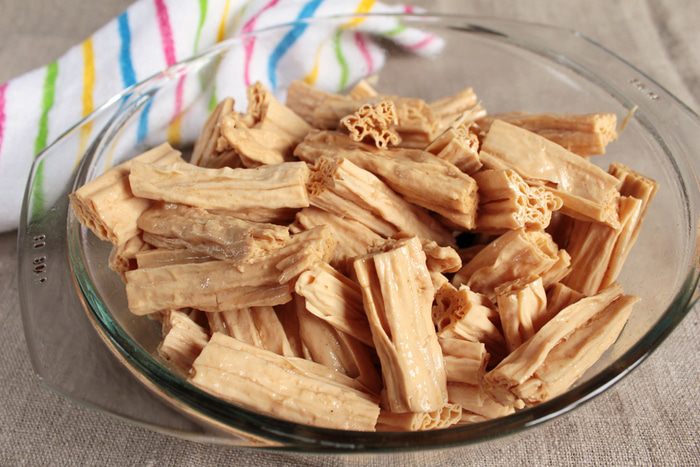 Фучжу с вишневым соусом