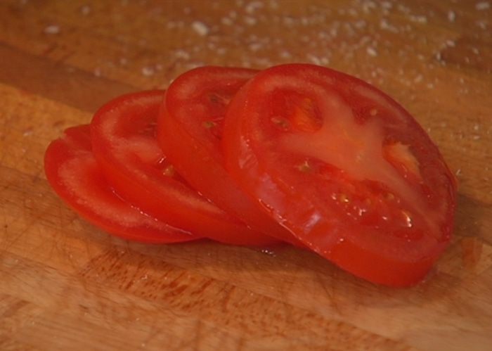 Гренки с баклажанами и моцареллой 