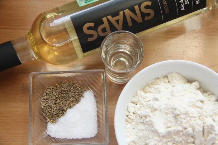 Анисовый хлеб на темном пиве