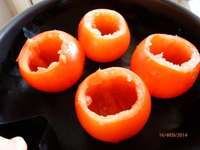 Спагетти с фаршированными томатами