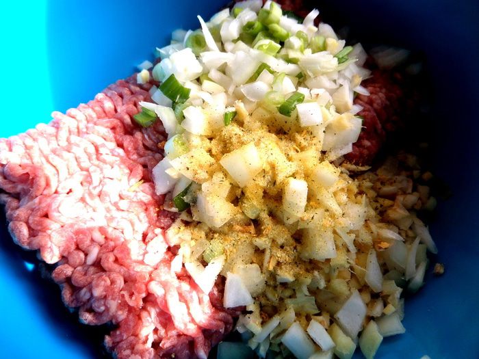 Мясные лепешки на сковороде