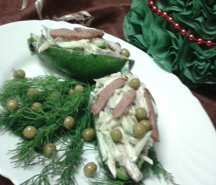 Салат из авокадо с индейкой