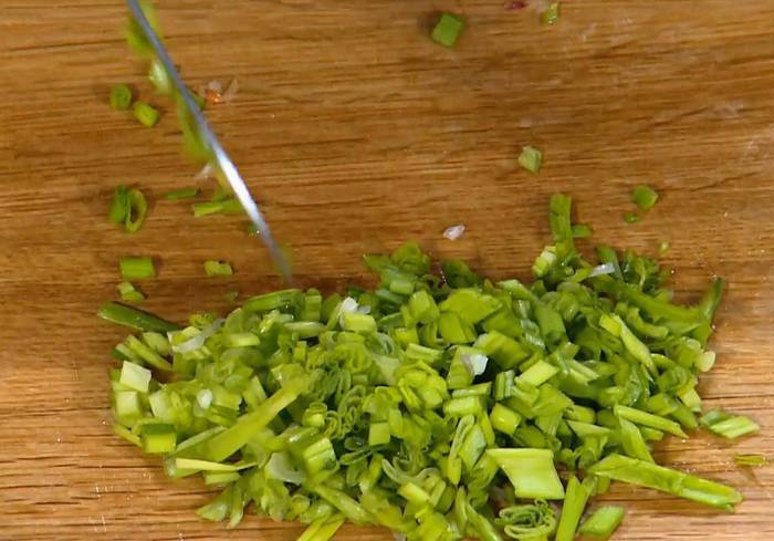 Бутерброд с ветчиной, квашеной капустой, яблоками и сыром 