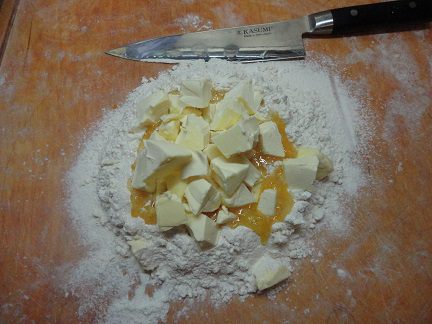 Песочные пирожные с яблоками