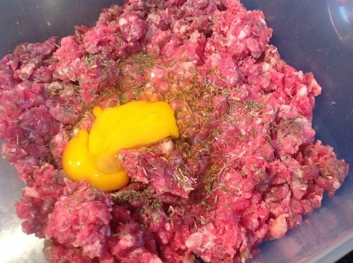 Спагетти с тефтельками с кедровыми орешками