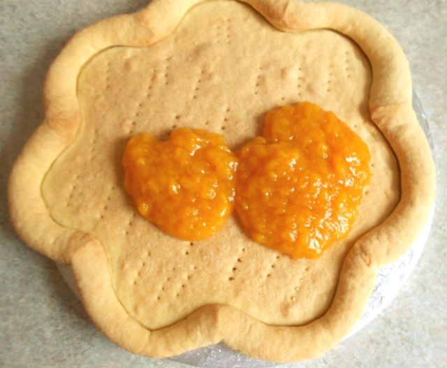 Пирог-цветок с персиками