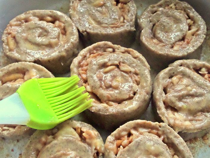 Булочки яблочные из полезной муки