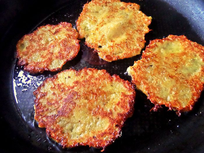 Драники из картофеля, кабачка и яблока
