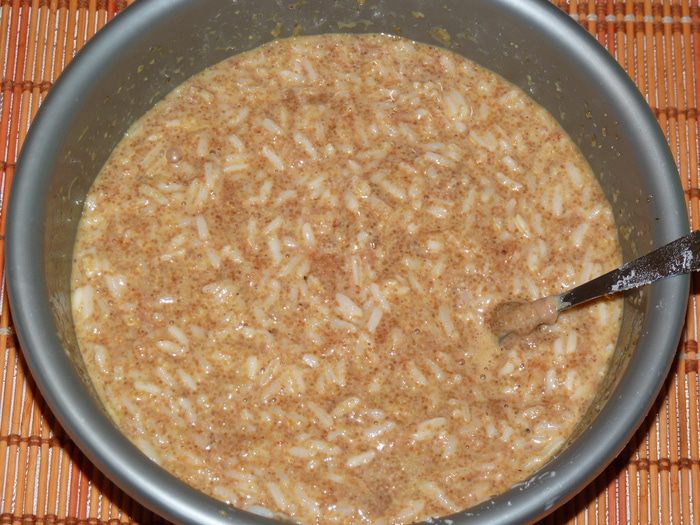 Двухслойный икорный пирог с рисом