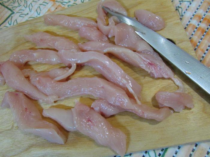 Открытый пирог с сыром и курицей