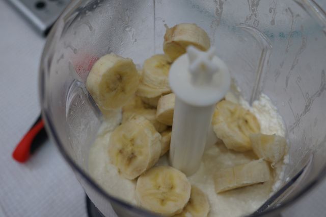 Нежная творожная запеканка с фруктами