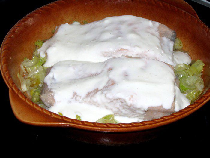 Филе лосося по-бретонски