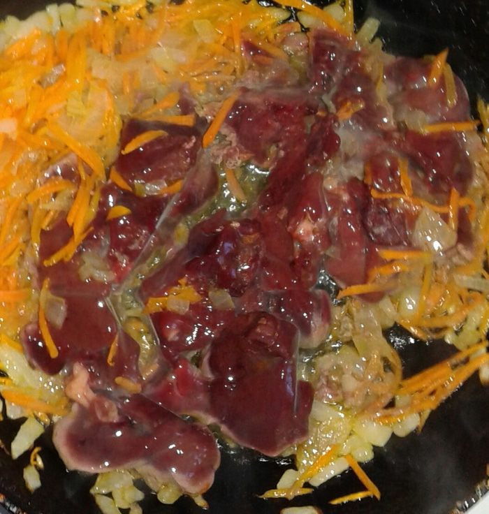 Суп с куриной печенью (обед отличника)