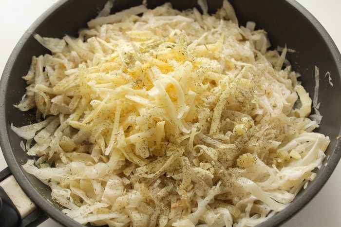 Тарт с капустой и перепелиными яйцами