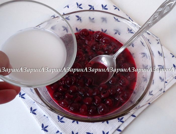Черемуховый блинный торт с вишневым соусом 
