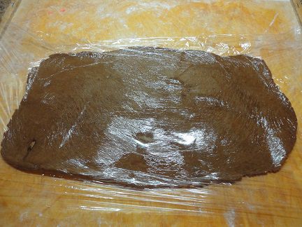 Шоколадное печенье с марципановой начинкой