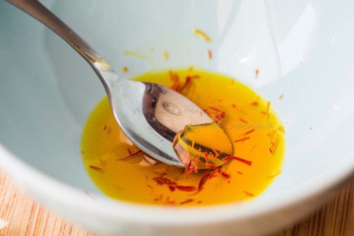 Паэлья с морепродуктами и чоризо 