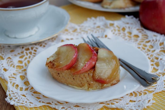 Гренки на завтрак с яблоками и корицей