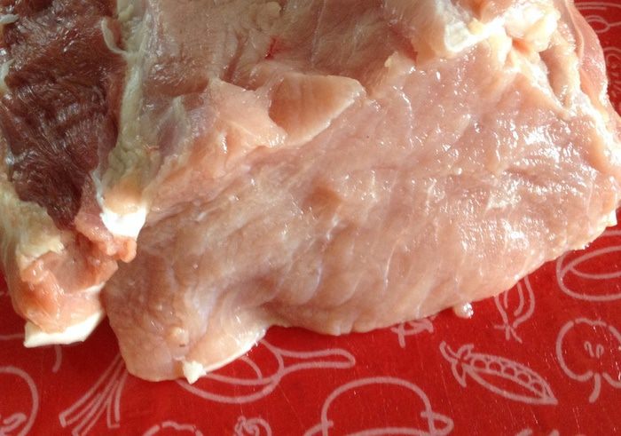 Мясной рулет с овощами