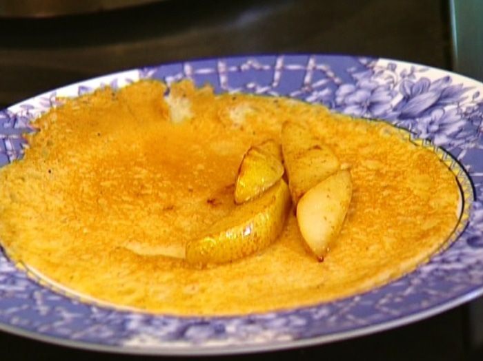 Миндальные блины с карамелизированными грушами