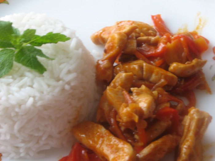 Курица с овощами  в кисло-сладком соусе