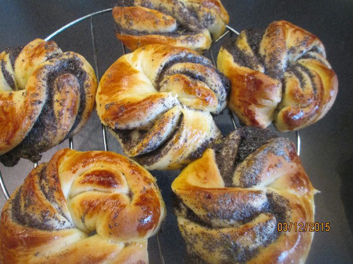 Плюшки-завитушки маковые