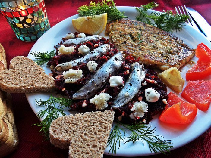 Свекольный гарнир с килечкой