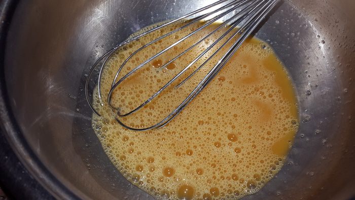 Мясные оладьи с зеленым луком