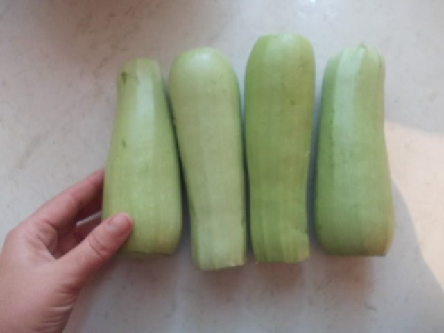 Закуска из маринованных кабачков с медом и чесноком