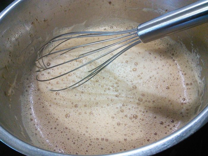 Карамельный кекс с вишней 