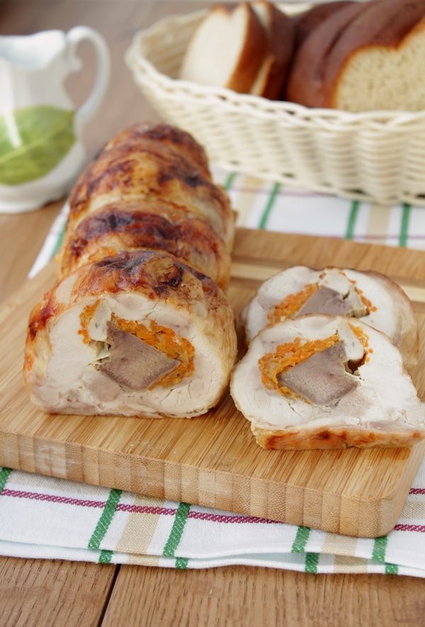 Куриный рулет с корейской морковью и языком
