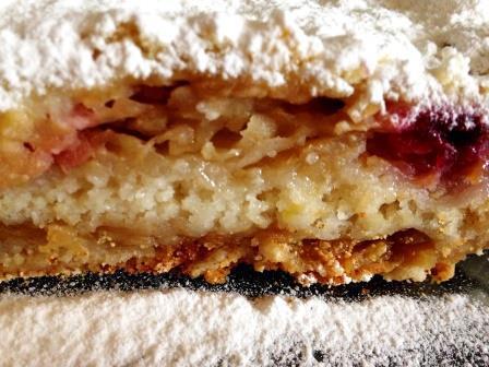 Песочный пирог с яблоками и заварным кремом