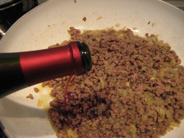 Запеченные конкильони, фаршированные мясом