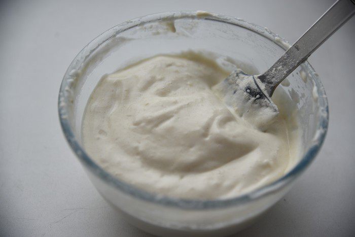 Шарлотта с манго