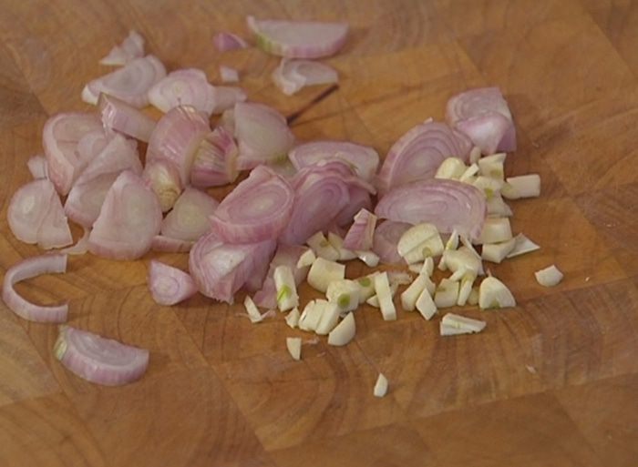 Грибной суп с луком-пореем