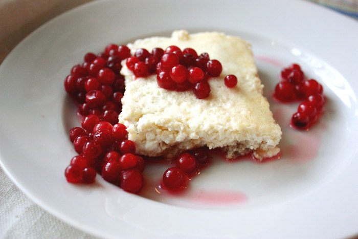 Воздушная творожная запеканка с орешками