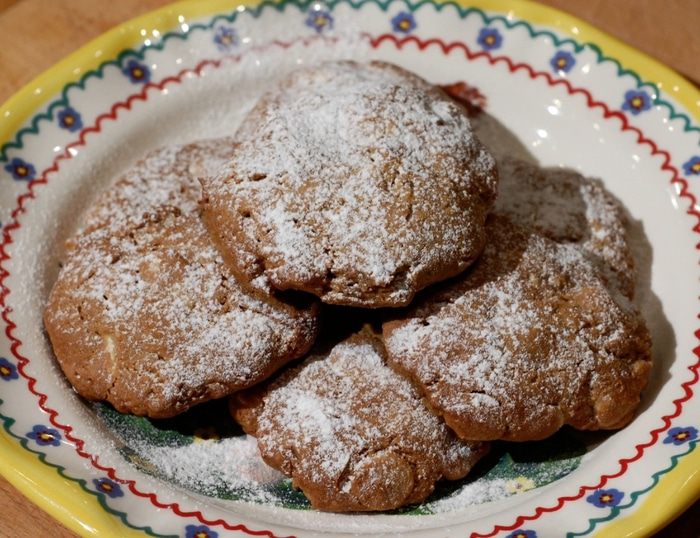 Печенье с белым шоколадом, кофе и макадамией 