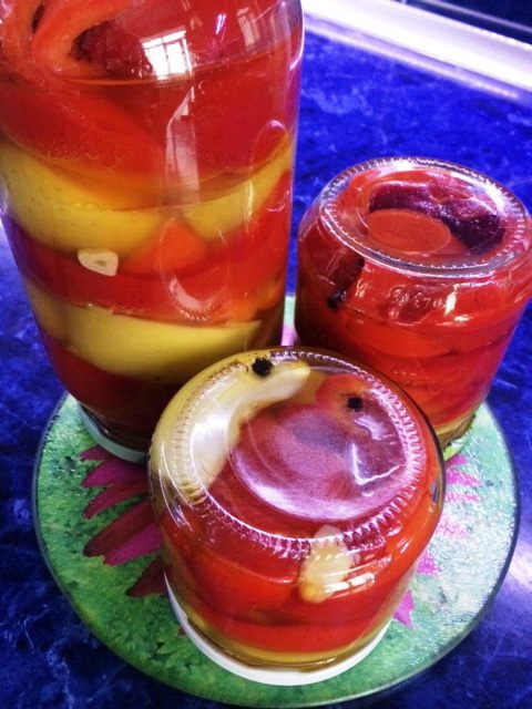 Маринованные гогошары с медом и яблоком