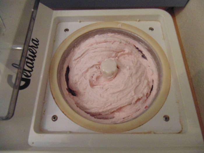 Мороженое &amp;quot;Клубничный сюрприз&amp;quot;