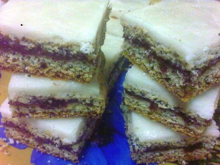 Маковые квадратики с вареньем