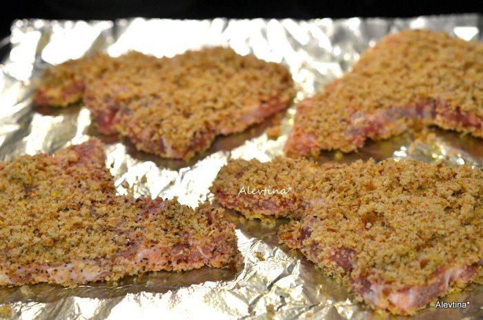 Свиные котлеты в ржаной корочке