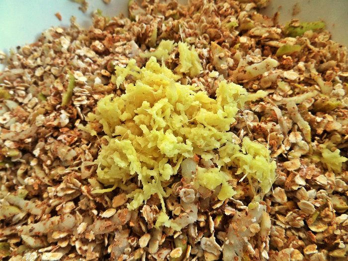 Овсяные батончики с бананом, яблоком и имбирём