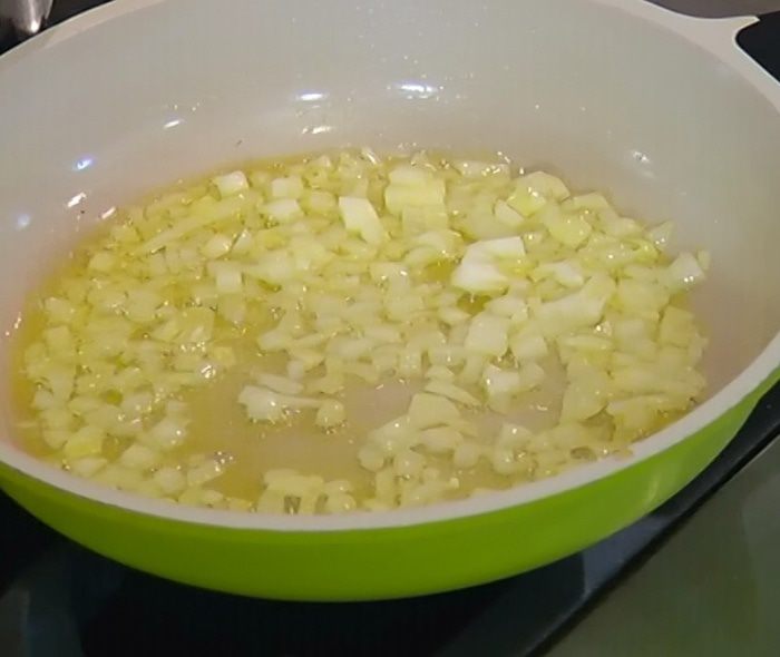 Фаршированные макароны под соусом бешамель 