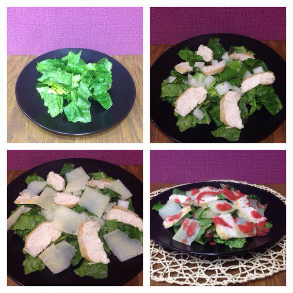 Легкий салат с дыней, куриной грудкой гриль и клубничной заправкой
