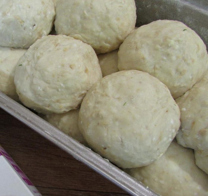 Хлеб с овсяными хлопьями и зеленью