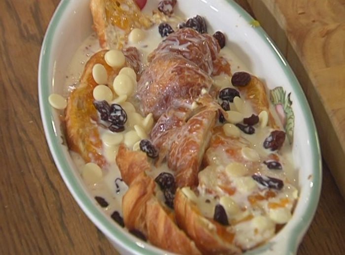 Пудинг с белым шоколадом и изюмом 