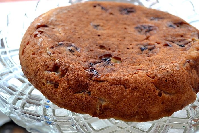 Банановый торт с ромовой карамелью и кленовым кремом
