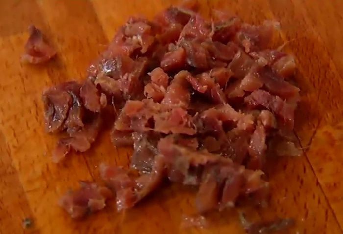 Бифштекс с анчоусным маслом 