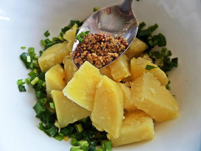 Лимонный картофель с луком